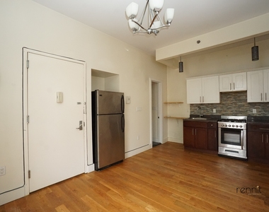 453 Franklin Avenue - Photo Thumbnail 8