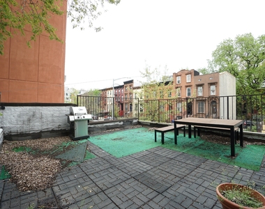453 Franklin Avenue - Photo Thumbnail 12