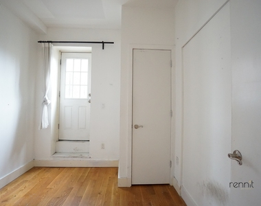 453 Franklin Avenue - Photo Thumbnail 10