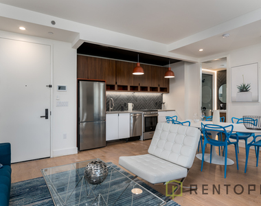 824 Lexington Avenue - Photo Thumbnail 4