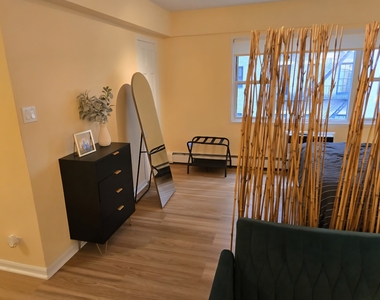 40 Sutton Place - Photo Thumbnail 3