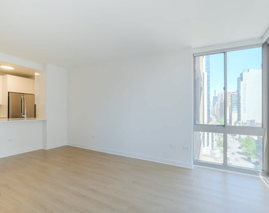 777 6th Avenue - Photo Thumbnail 13