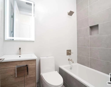 92 Manhattan Avenue - Photo Thumbnail 4