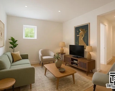 92 Manhattan Avenue - Photo Thumbnail 0