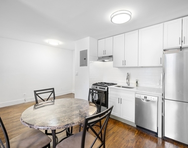 416 W 23rd Street - Photo Thumbnail 2
