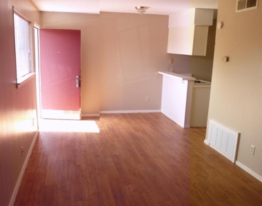 919 E 46th St - Photo Thumbnail 2