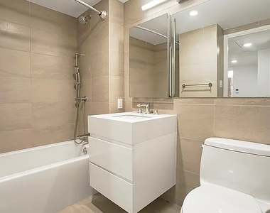 107 Columbia Street - Photo Thumbnail 3