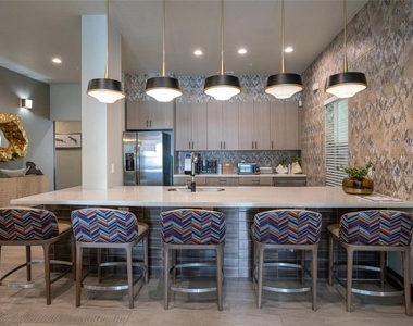3300 Oak Creek Drive - Photo Thumbnail 7