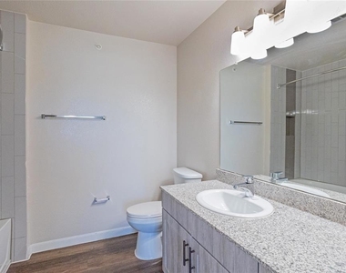 3300 Oak Creek Drive - Photo Thumbnail 25