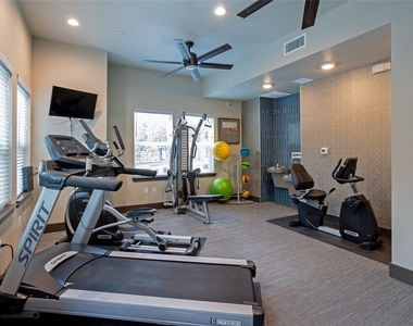 3300 Oak Creek Drive - Photo Thumbnail 8