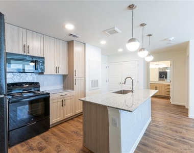 1200 W Koenig Lane Street - Photo Thumbnail 19