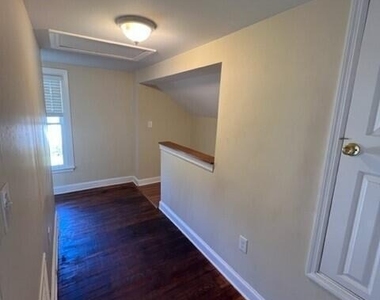 10 Olive Street - Photo Thumbnail 12