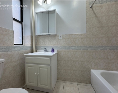 910 Riverside Drive - Photo Thumbnail 8