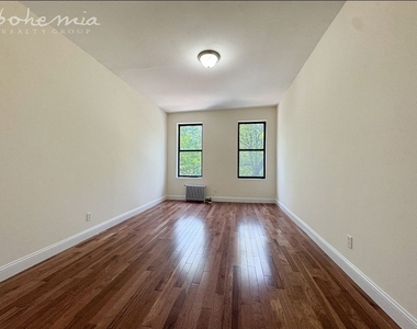 910 Riverside Drive - Photo Thumbnail 6
