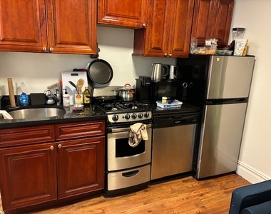 545 East 5th Street - Photo Thumbnail 4