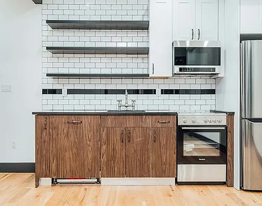 435 Wilson Street - Photo Thumbnail 7