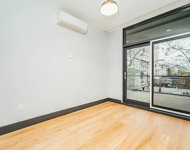 435 Wilson Street - Photo Thumbnail 6
