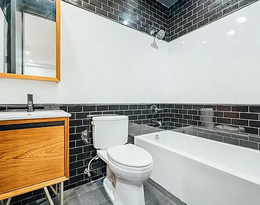 435 Wilson Street - Photo Thumbnail 5