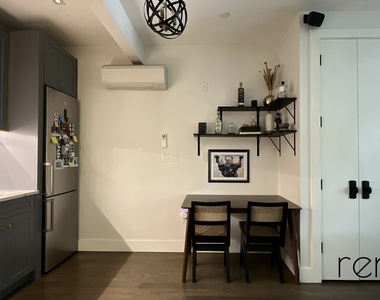 295 Montgomery Street - Photo Thumbnail 5