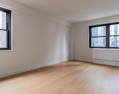 222 East 39th Street - Photo Thumbnail 5