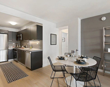 222 East 39th Street - Photo Thumbnail 2