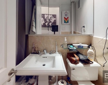 Tenth Avenue - Photo Thumbnail 7