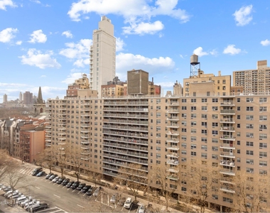 382 Central Park W - Photo Thumbnail 7