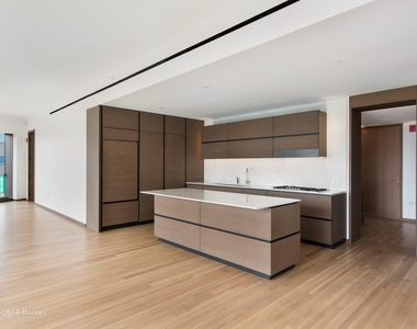 551 W 21st St - Photo Thumbnail 4