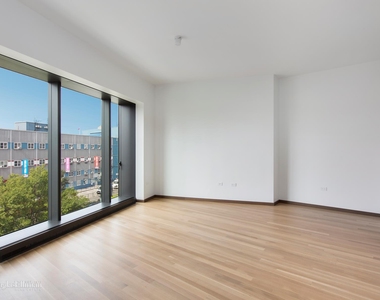 551 W 21st St - Photo Thumbnail 5