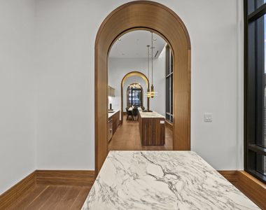 135 E 47th Street - Photo Thumbnail 12
