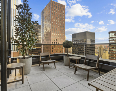 135 E 47th Street - Photo Thumbnail 9
