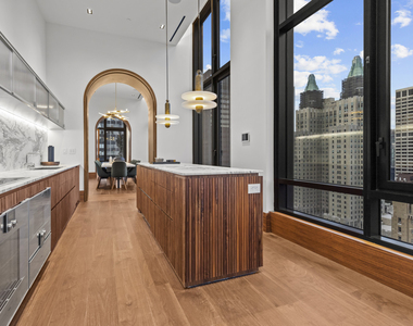 135 E 47th Street - Photo Thumbnail 13