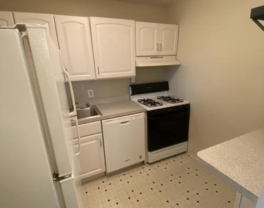 1330 New Hampshire Avenue Nw - Photo Thumbnail 1