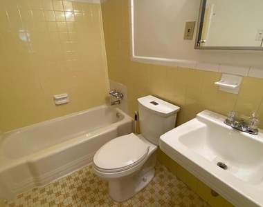 1330 New Hampshire Avenue Nw - Photo Thumbnail 7