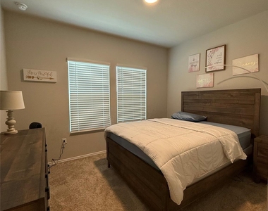 5704 Berriweather Dr - Photo Thumbnail 8