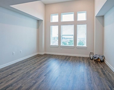 10010 N Capital Of Texas Hwy - Photo Thumbnail 15