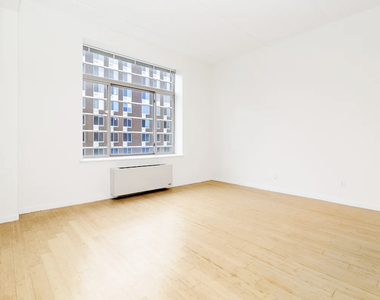 1st Avenue - Photo Thumbnail 4
