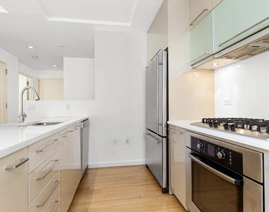 24-15 Queens Plaza North - Photo Thumbnail 5