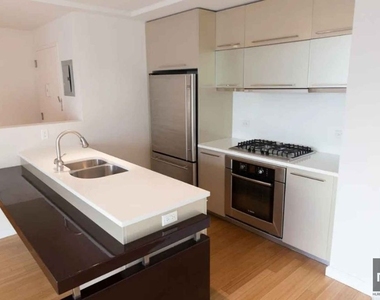 24-15 Queens Plaza North - Photo Thumbnail 2