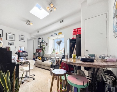 438 Wilson Avenue - Photo Thumbnail 3