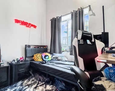 438 Wilson Avenue - Photo Thumbnail 6
