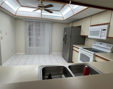 751 Pinellas Bayway S - Photo Thumbnail 4