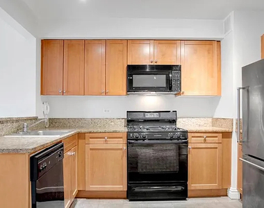 1500 Lexington Avenue - Photo Thumbnail 3
