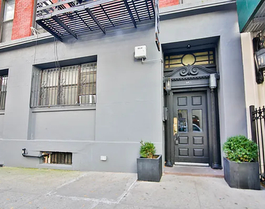 156 East 85th Street - Photo Thumbnail 3
