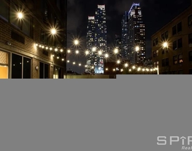 10th Avenue - Photo Thumbnail 4