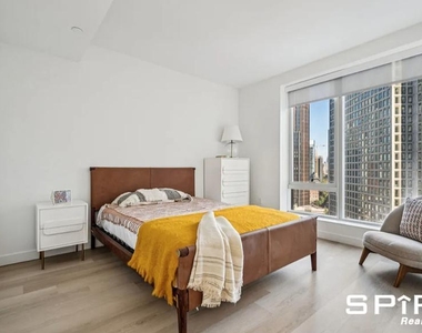 Hanover Place - Photo Thumbnail 4