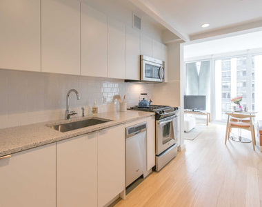 170 Amsterdam Avenue - Photo Thumbnail 11