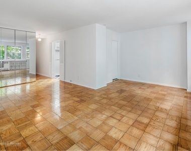 245 E 35th St - Photo Thumbnail 1
