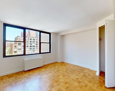 East 49th Street - Photo Thumbnail 1