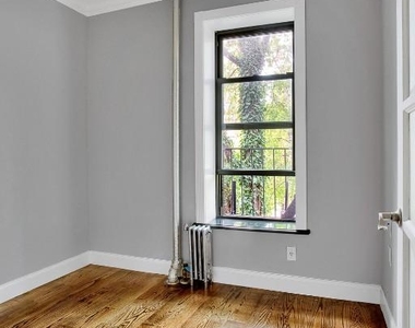 East 105th Street - Photo Thumbnail 2